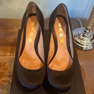 LAMB HEELS